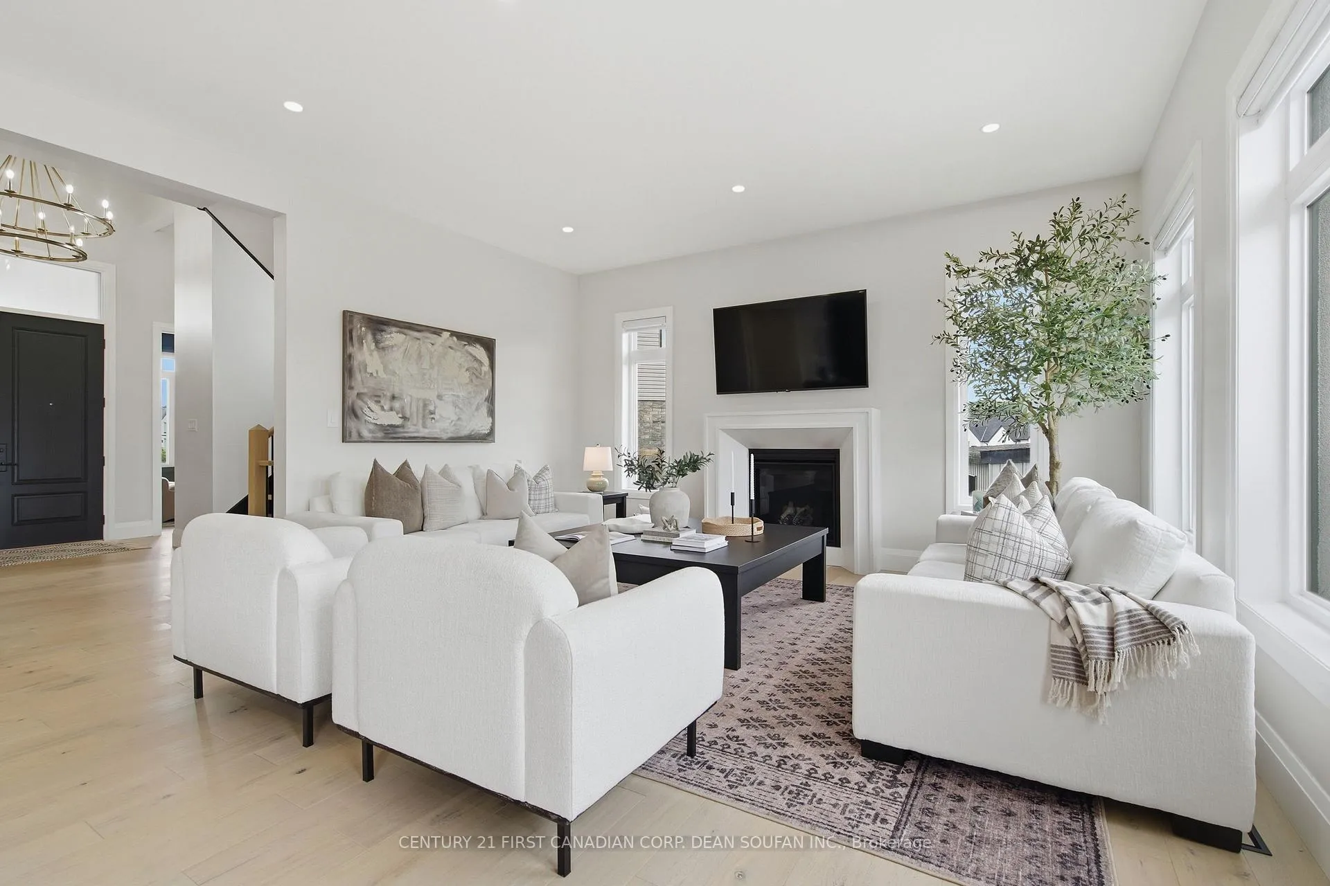 Photo 8 of 7525 Silver Creek Crescent, London, South V — HOMEH