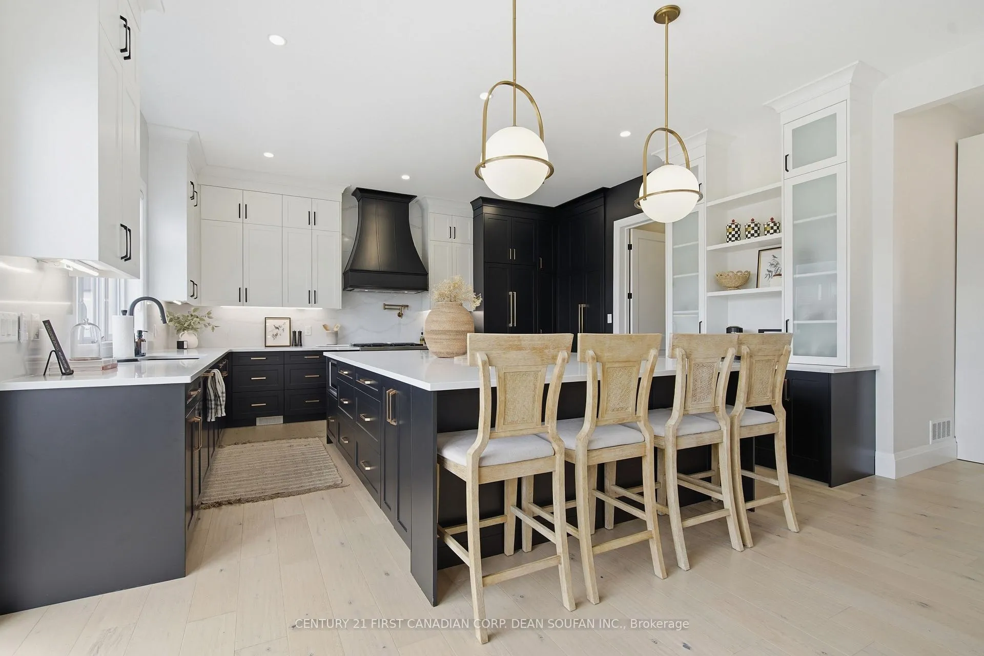 Photo 10 of 7525 Silver Creek Crescent, London, South V — HOMEH