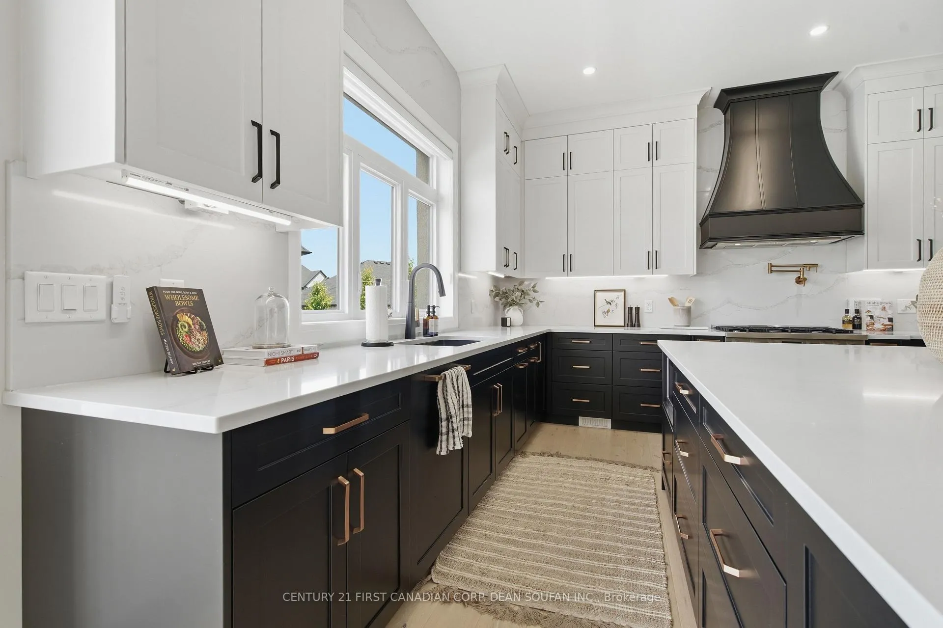 Photo 14 of 7525 Silver Creek Crescent, London, South V — HOMEH