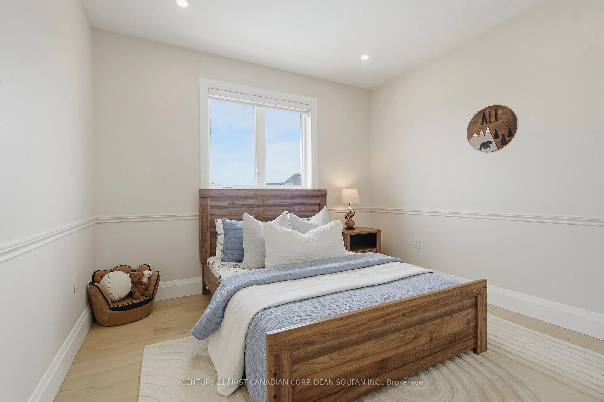 Photo 31 of 7525 Silver Creek Crescent, London, South V — HOMEH