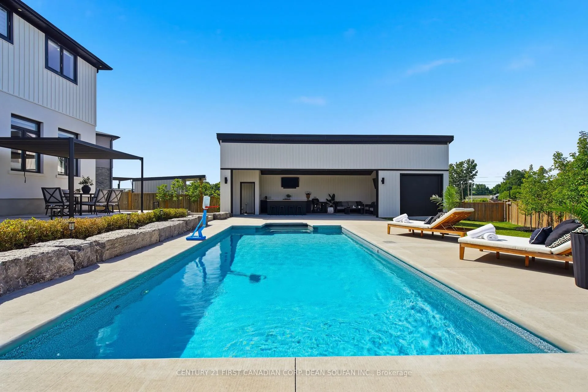 Photo 42 of 7525 Silver Creek Crescent, London, South V — HOMEH
