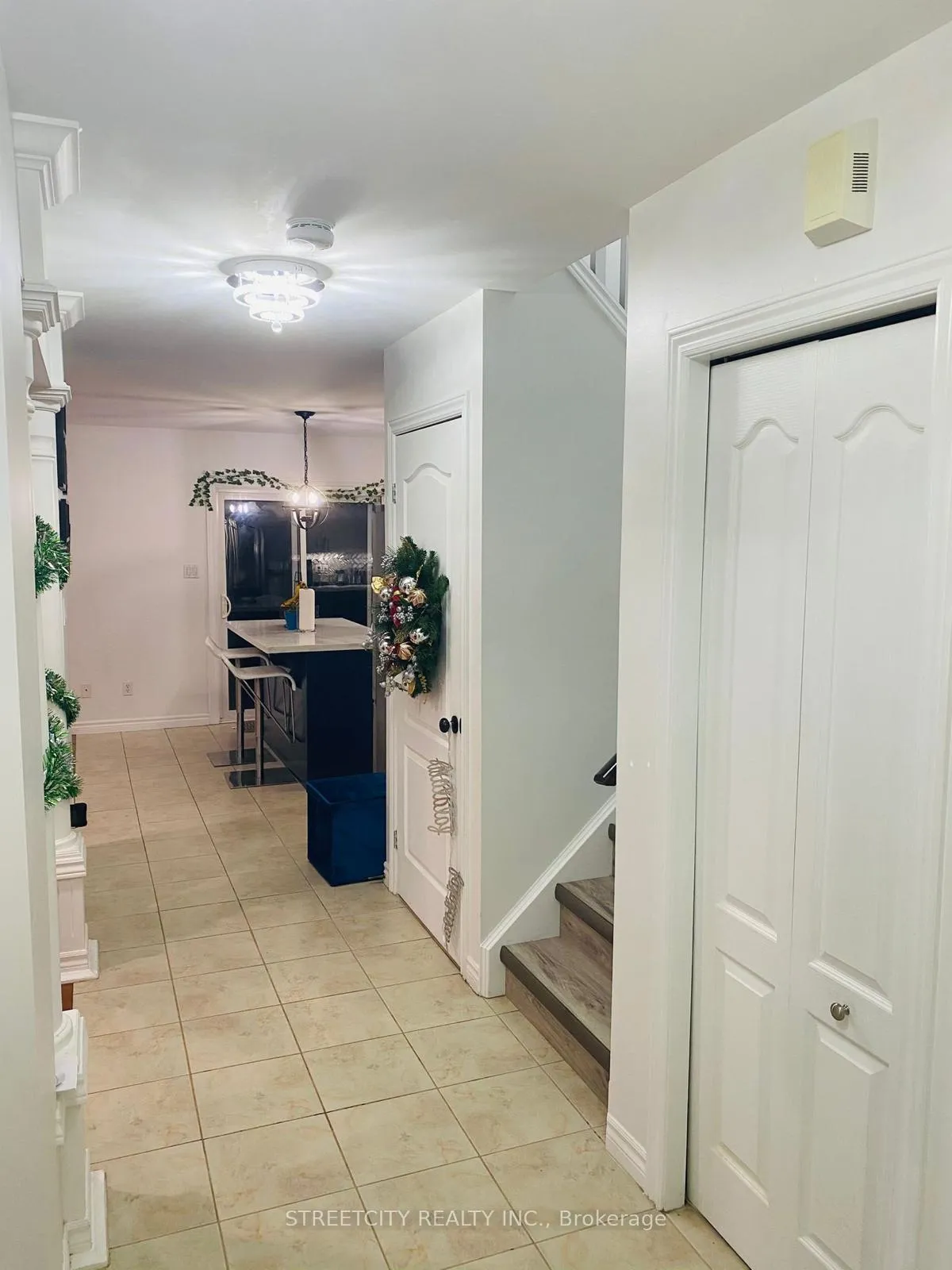 Photo 3 of 1751 Coronation Drive, London, North E — HOMEH