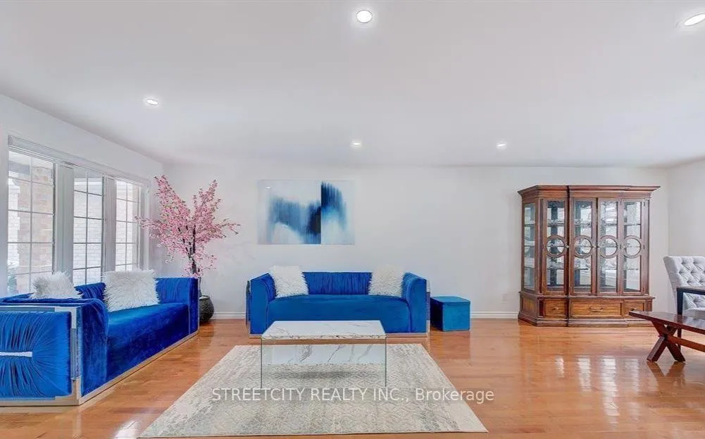 Photo 6 of 1751 Coronation Drive, London, North E — HOMEH