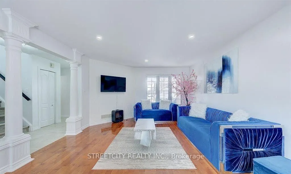 Photo 7 of 1751 Coronation Drive, London, North E — HOMEH