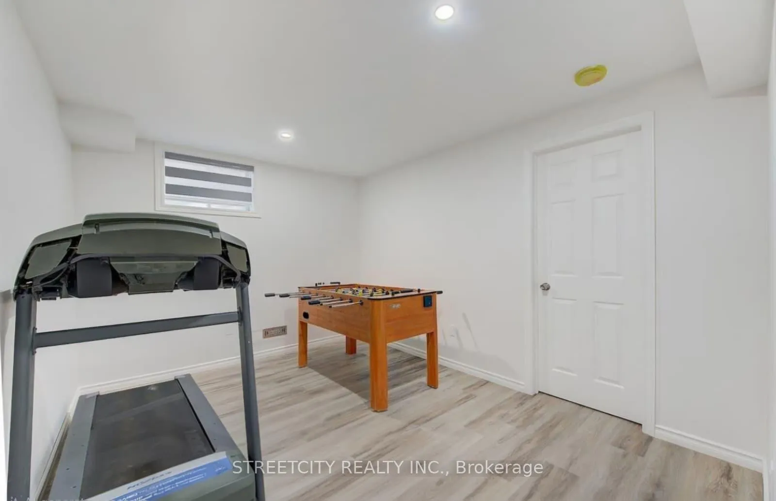 Photo 21 of 1751 Coronation Drive, London, North E — HOMEH