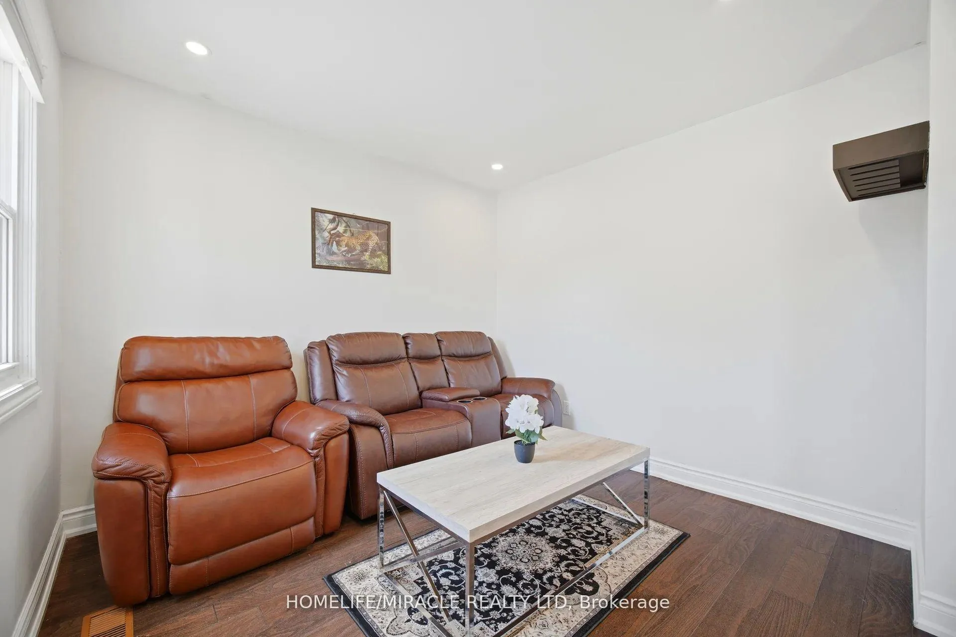 Photo 7 of 71 Beland Avenue N, Hamilton, McQuesten — HOMEH