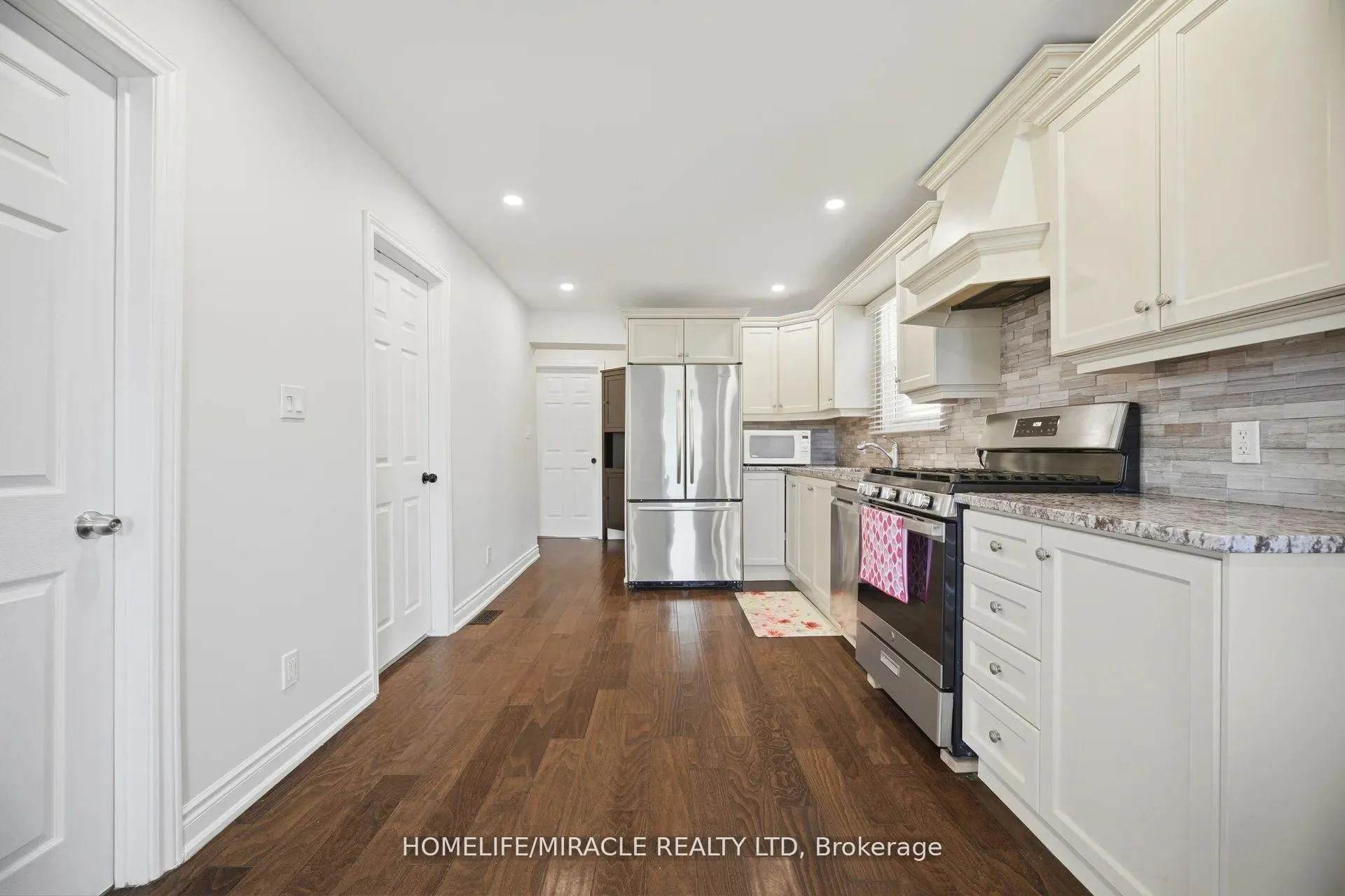 Photo 15 of 71 Beland Avenue N, Hamilton, McQuesten — HOMEH