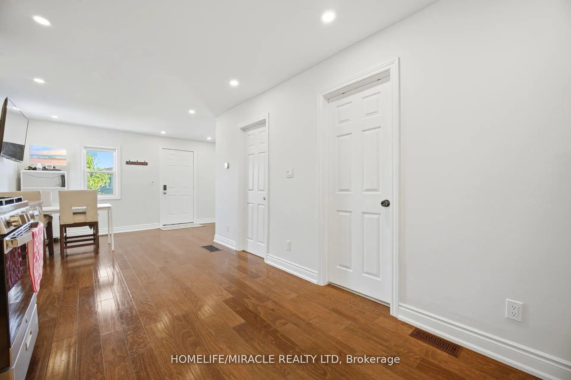 Photo 16 of 71 Beland Avenue N, Hamilton, McQuesten — HOMEH