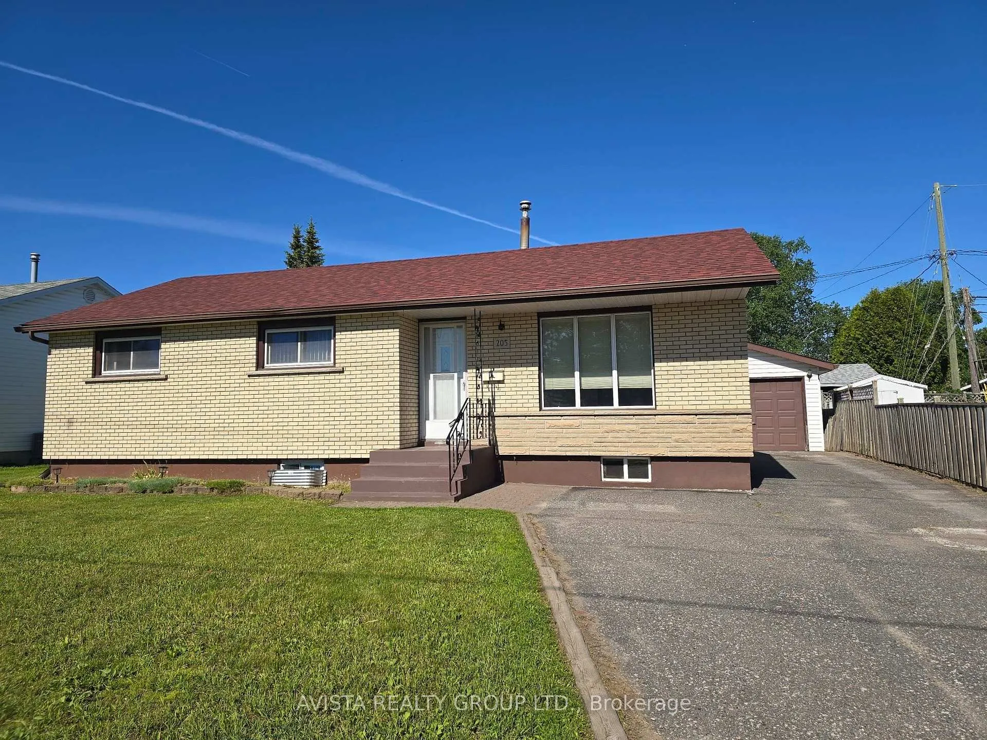 Photo 1 of 205 Edward St North, Thunder Bay, Edgewater Park — HOMEH