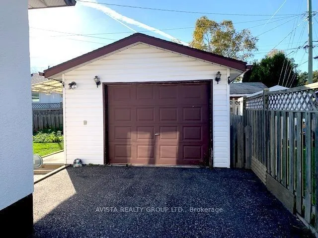 Photo 2 of 205 Edward St North, Thunder Bay, Edgewater Park — HOMEH