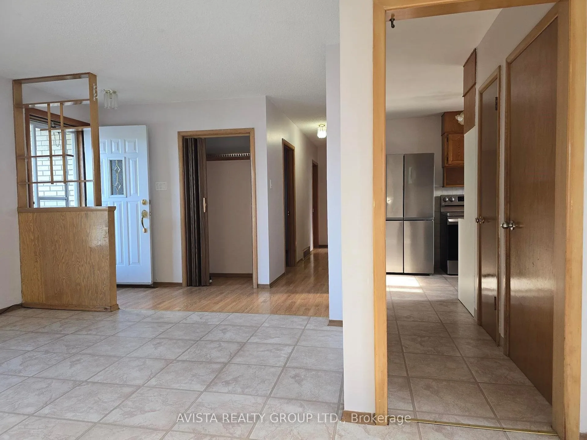 Photo 3 of 205 Edward St North, Thunder Bay, Edgewater Park — HOMEH