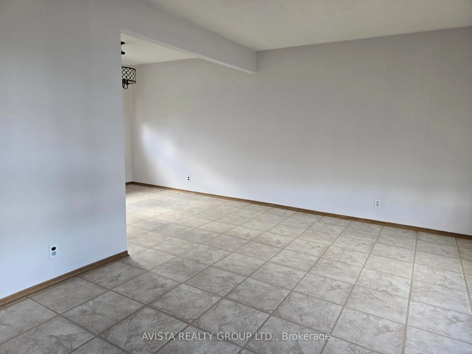 Photo 5 of 205 Edward St North, Thunder Bay, Edgewater Park — HOMEH