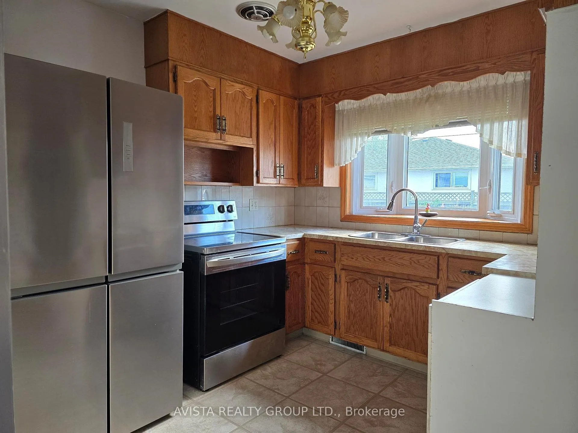 Photo 6 of 205 Edward St North, Thunder Bay, Edgewater Park — HOMEH
