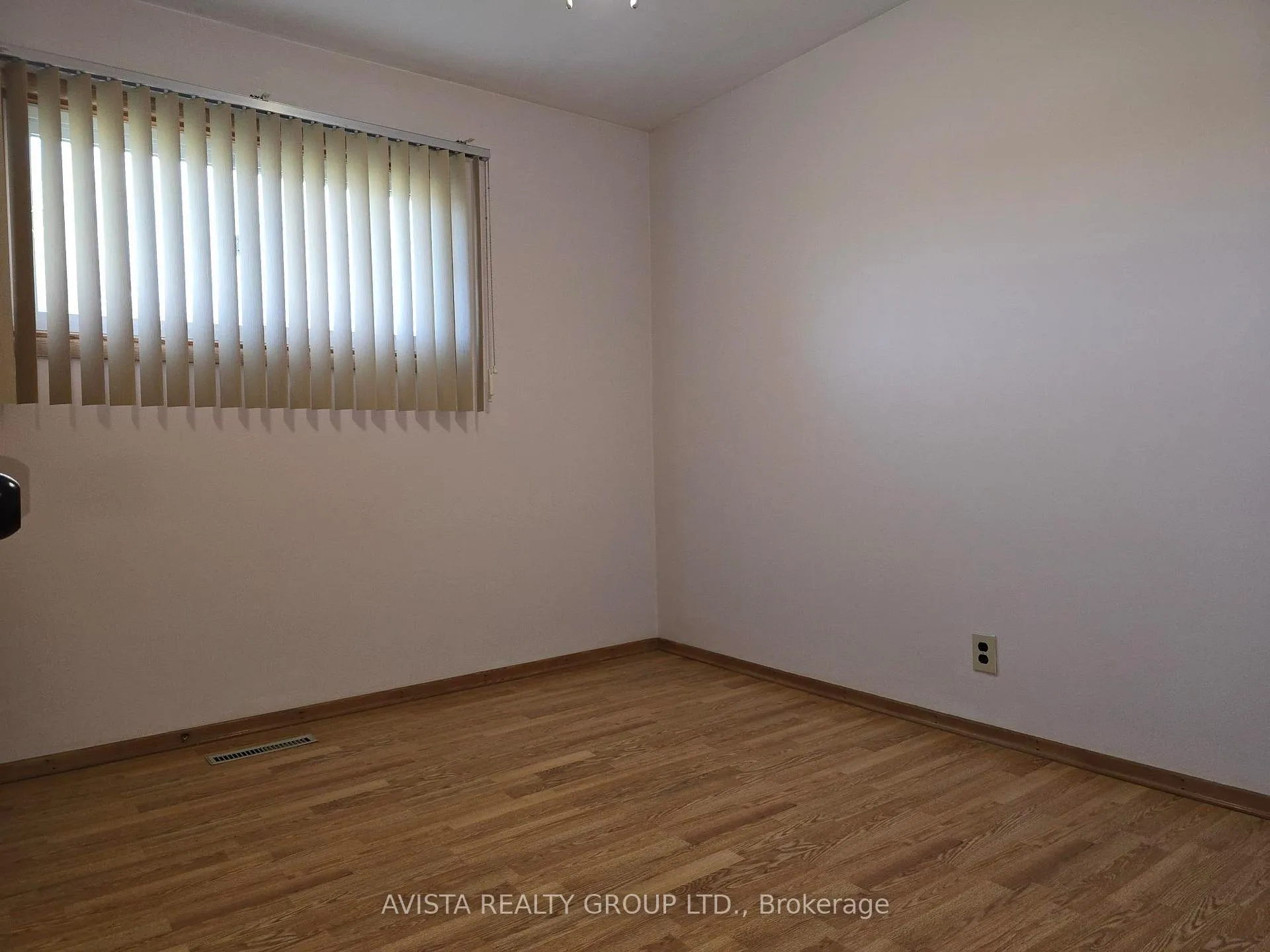 Photo 9 of 205 Edward St North, Thunder Bay, Edgewater Park — HOMEH