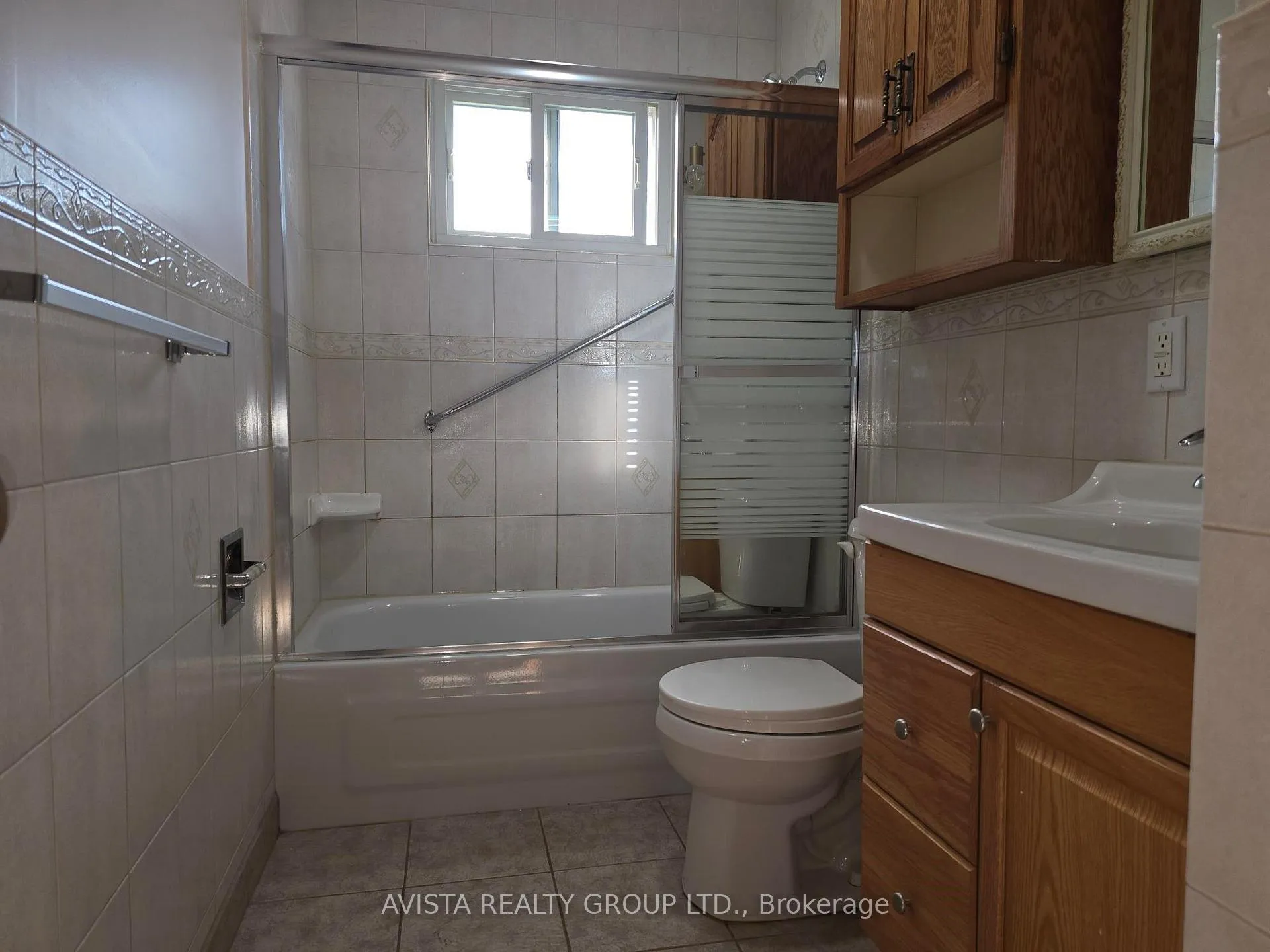 Photo 11 of 205 Edward St North, Thunder Bay, Edgewater Park — HOMEH