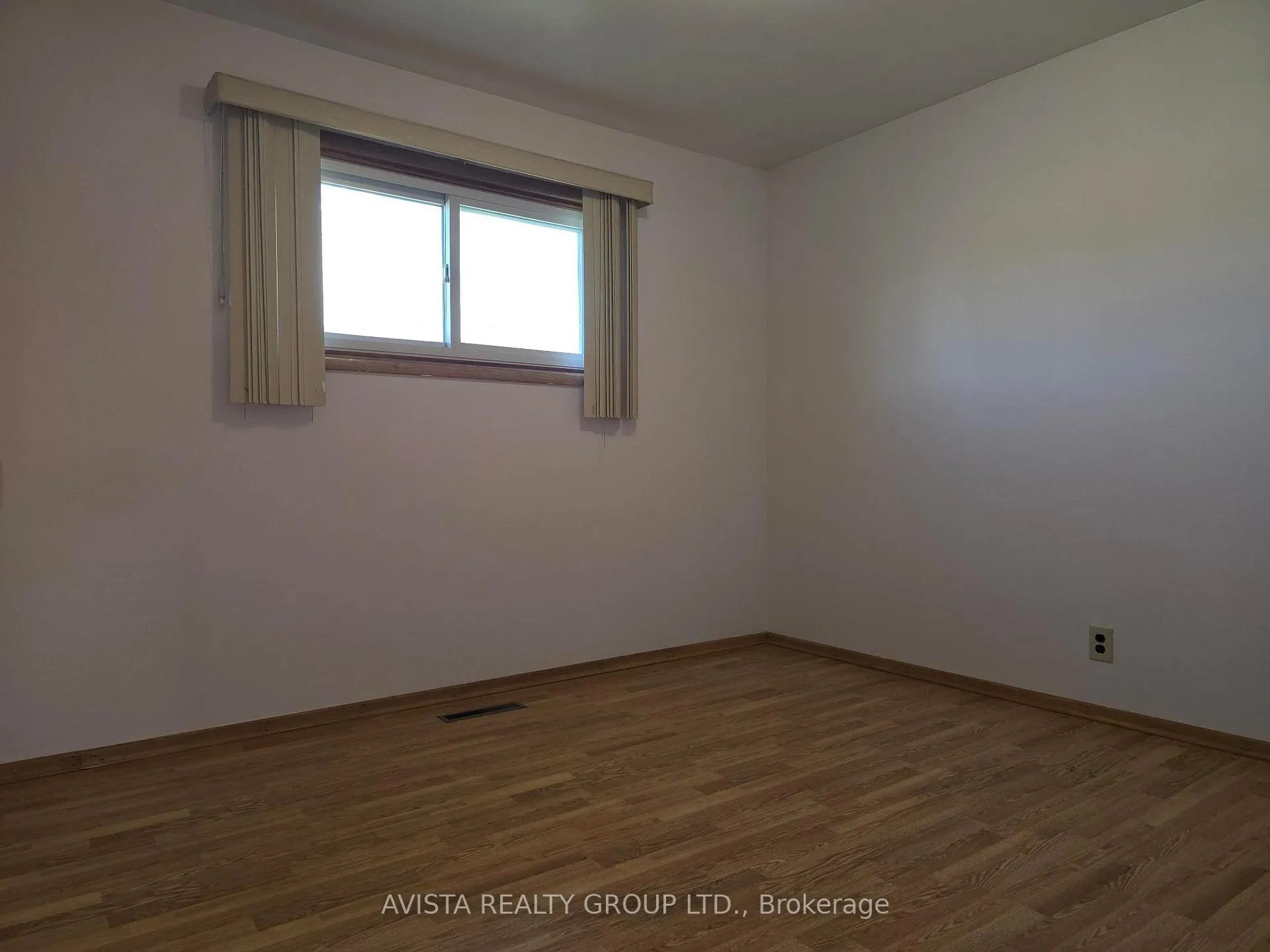 Photo 12 of 205 Edward St North, Thunder Bay, Edgewater Park — HOMEH