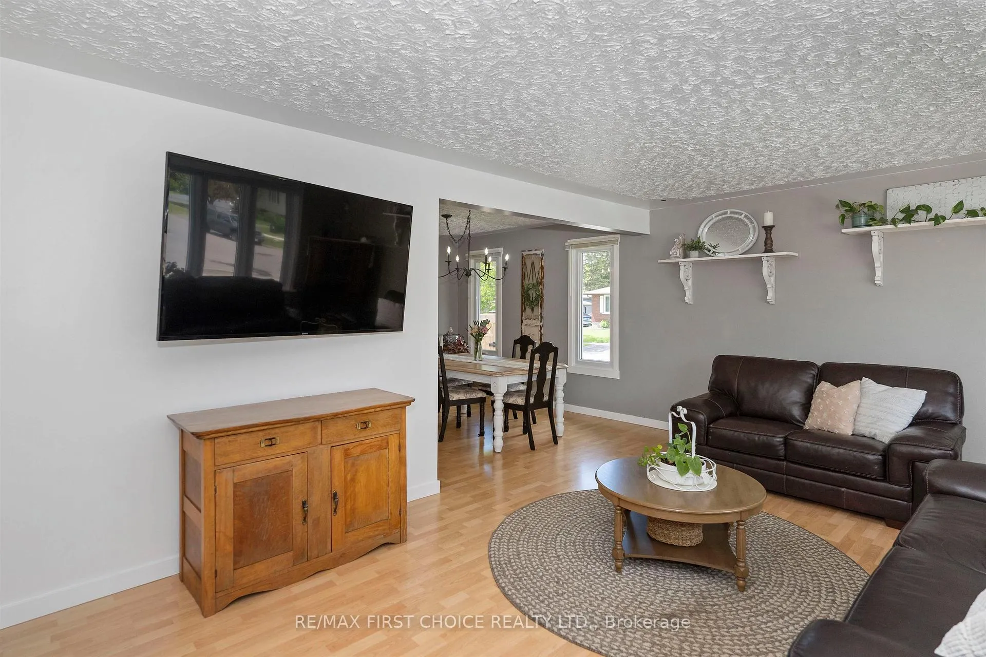 Photo 6 of 103 Welland Street, Thunder Bay, County Park — HOMEH