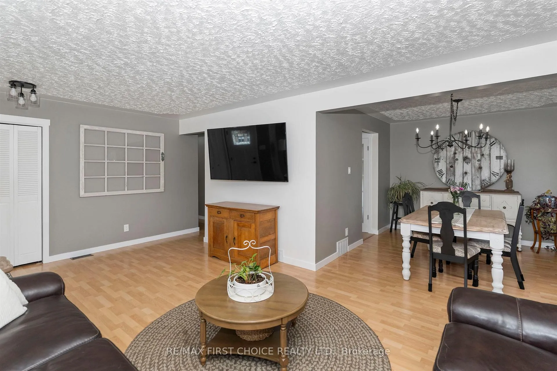 Photo 7 of 103 Welland Street, Thunder Bay, County Park — HOMEH