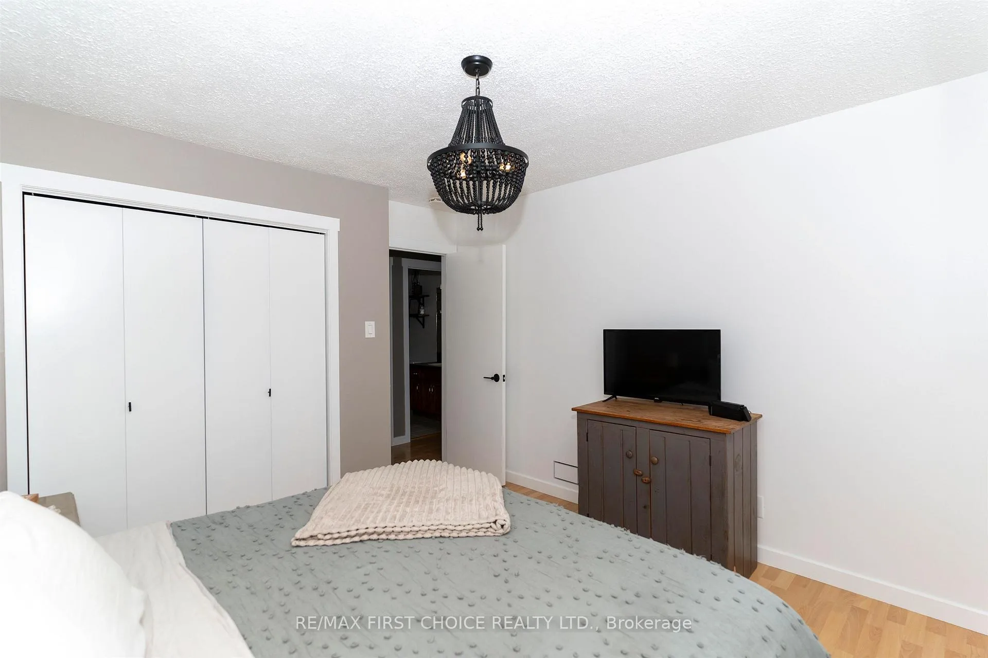Photo 19 of 103 Welland Street, Thunder Bay, County Park — HOMEH