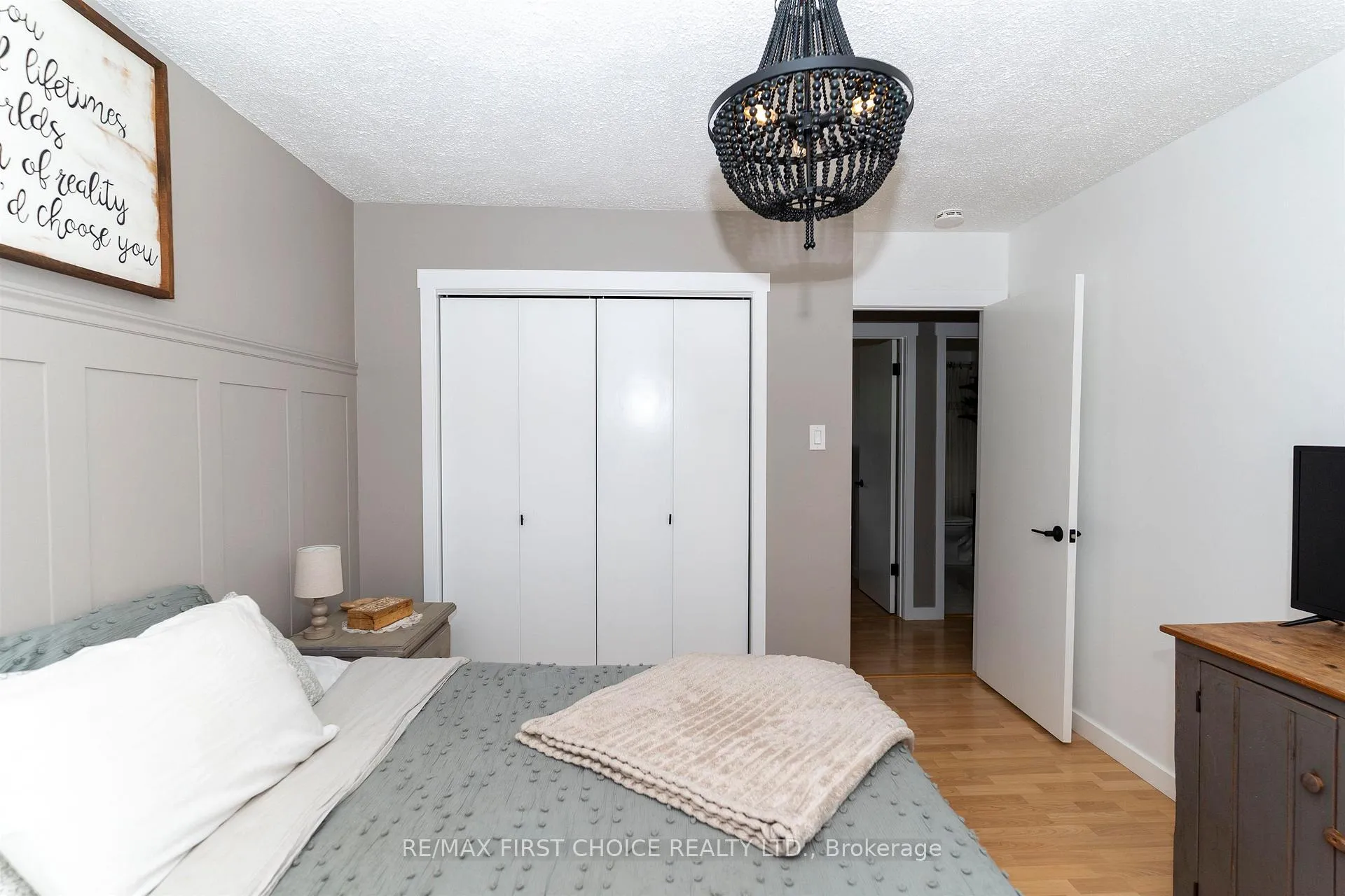 Photo 20 of 103 Welland Street, Thunder Bay, County Park — HOMEH