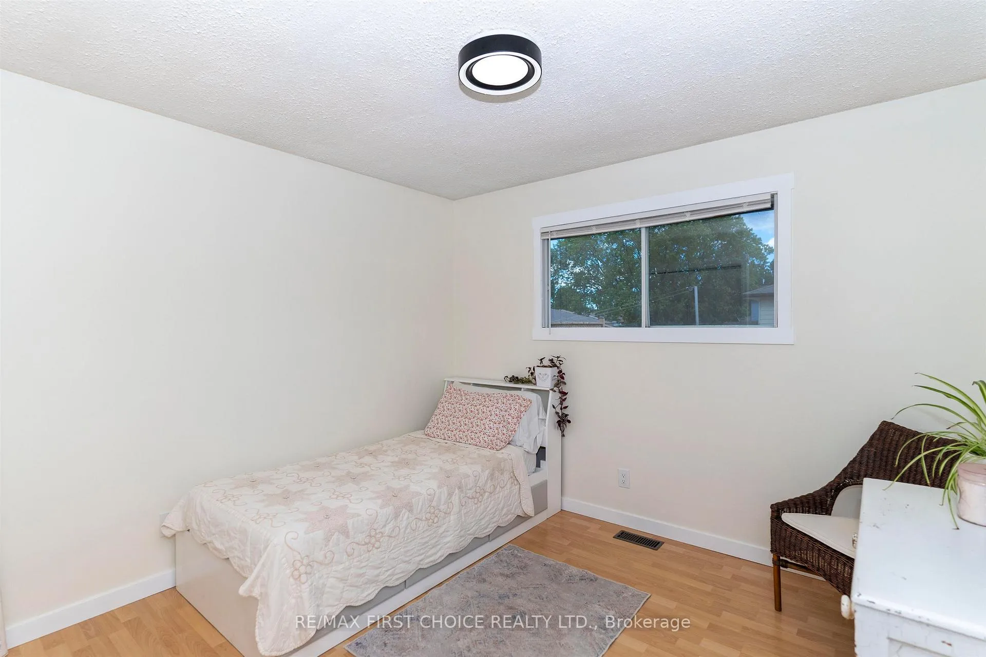 Photo 21 of 103 Welland Street, Thunder Bay, County Park — HOMEH