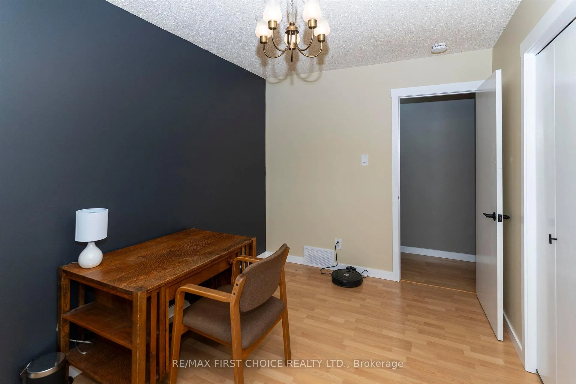 Photo 25 of 103 Welland Street, Thunder Bay, County Park — HOMEH
