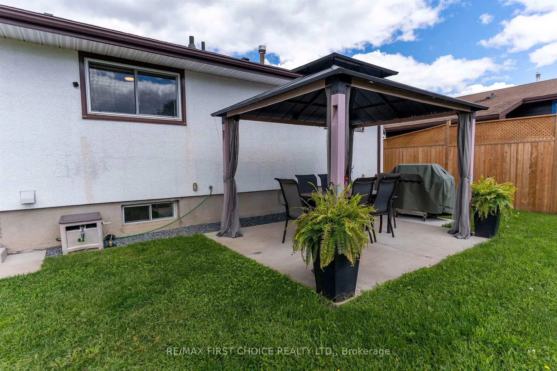 Photo 45 of 103 Welland Street, Thunder Bay, County Park — HOMEH