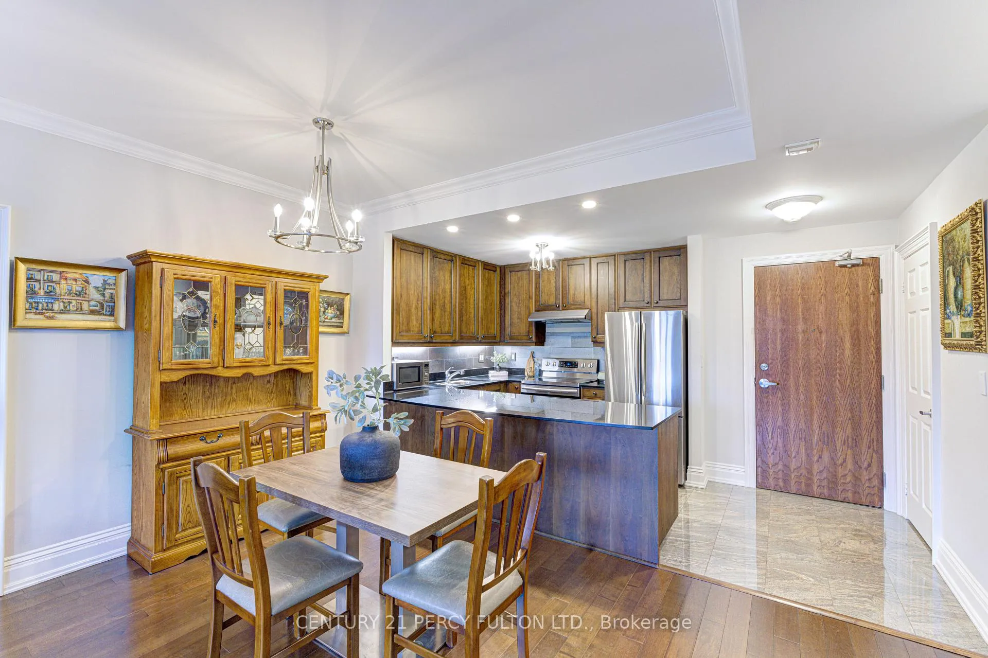 Photo 3 of Unit PH 412, 4620 Highway 7, Vaughan, East Woodbridge — HOMEH
