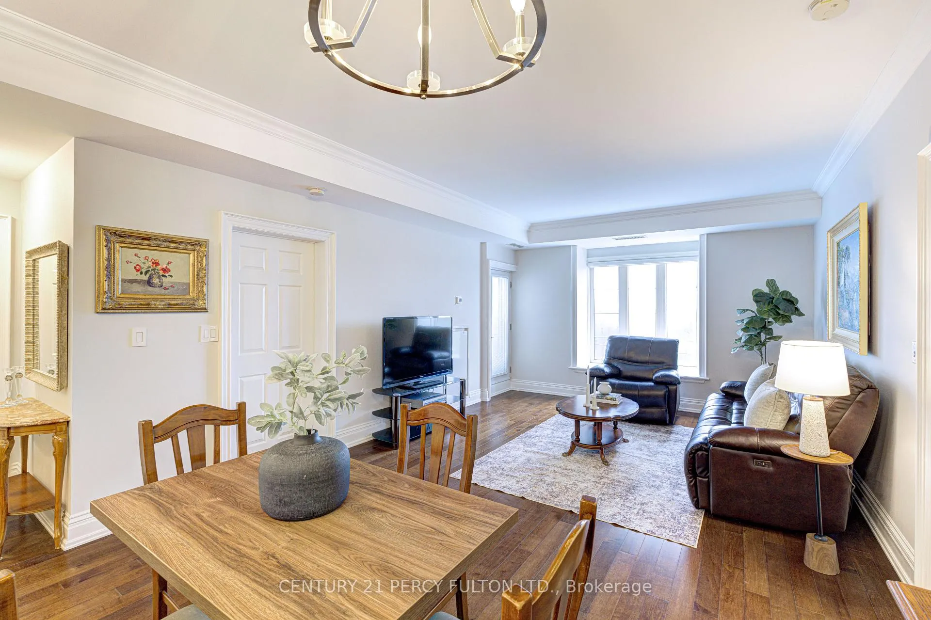 Photo 4 of Unit PH 412, 4620 Highway 7, Vaughan, East Woodbridge — HOMEH