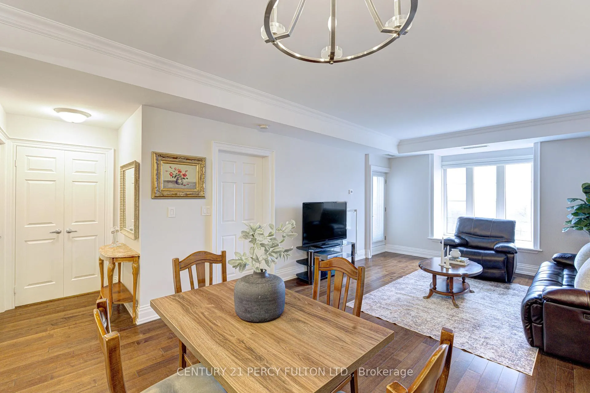 Photo 5 of Unit PH 412, 4620 Highway 7, Vaughan, East Woodbridge — HOMEH