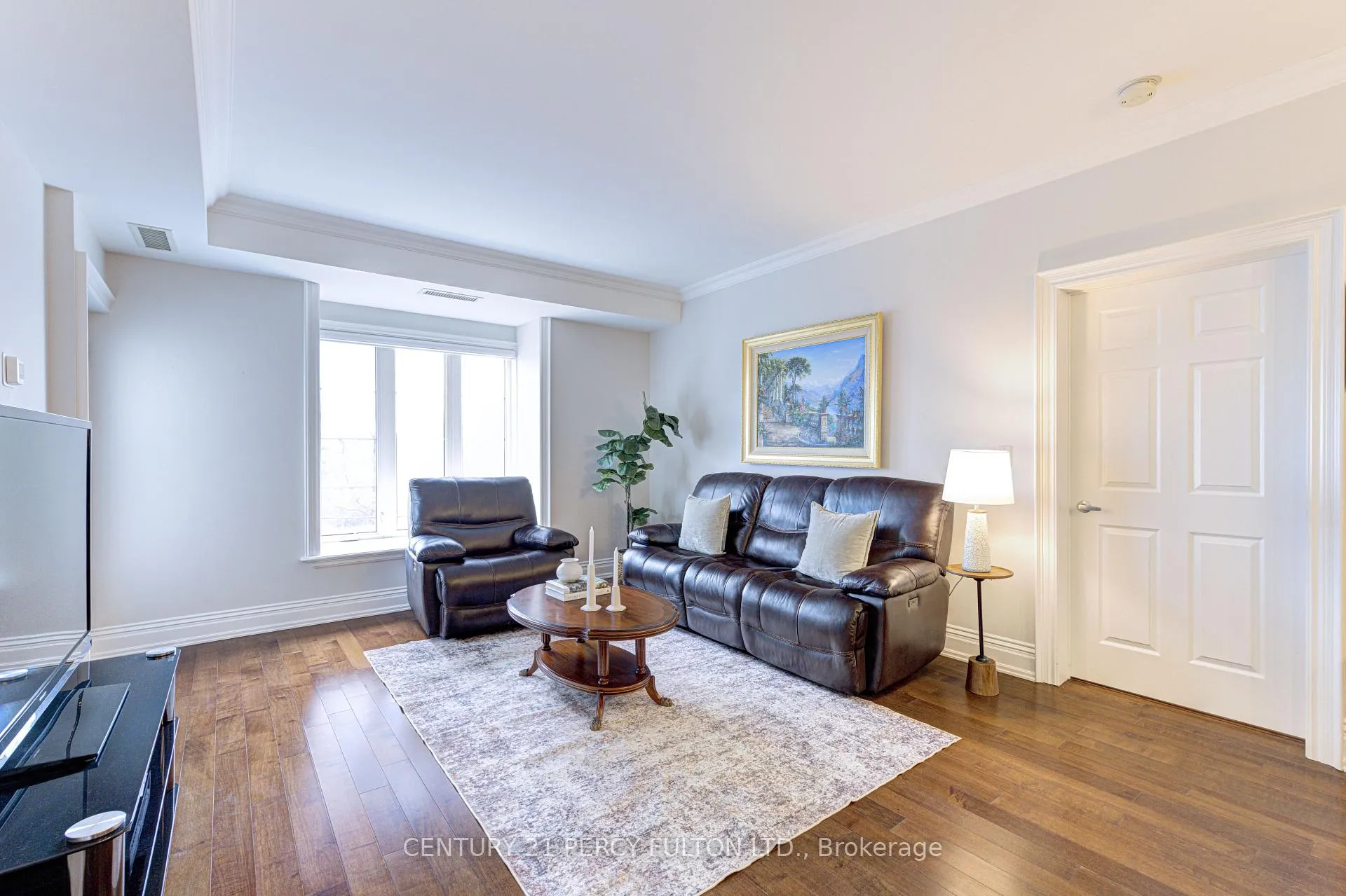 Photo 10 of Unit PH 412, 4620 Highway 7, Vaughan, East Woodbridge — HOMEH