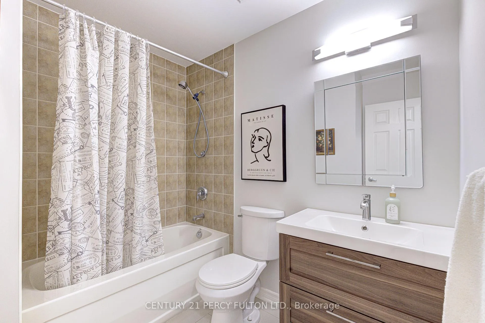 Photo 17 of Unit PH 412, 4620 Highway 7, Vaughan, East Woodbridge — HOMEH