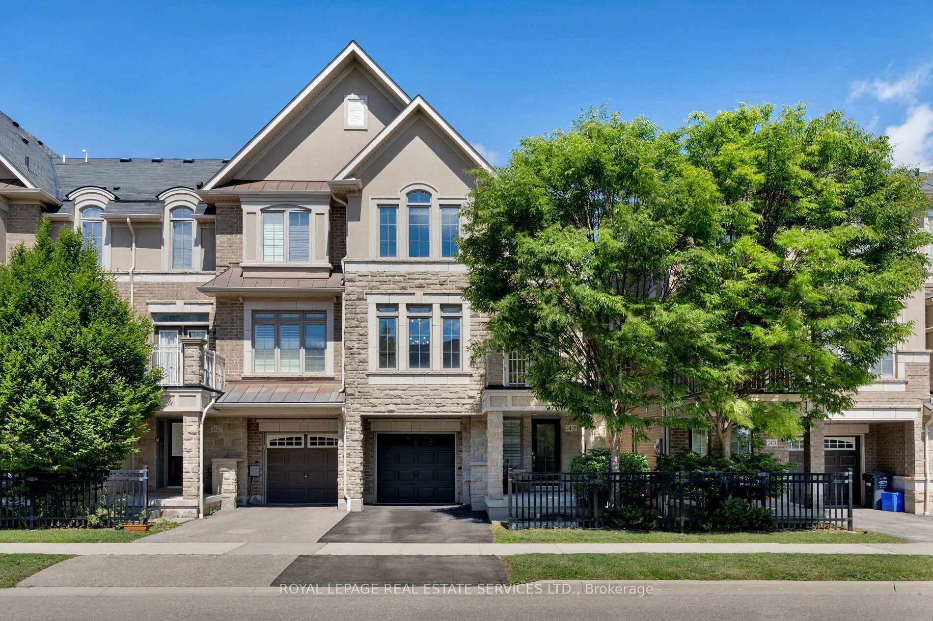 Photo 1 of 2425 Greenwich Drive, Oakville, Westmount — HOMEH