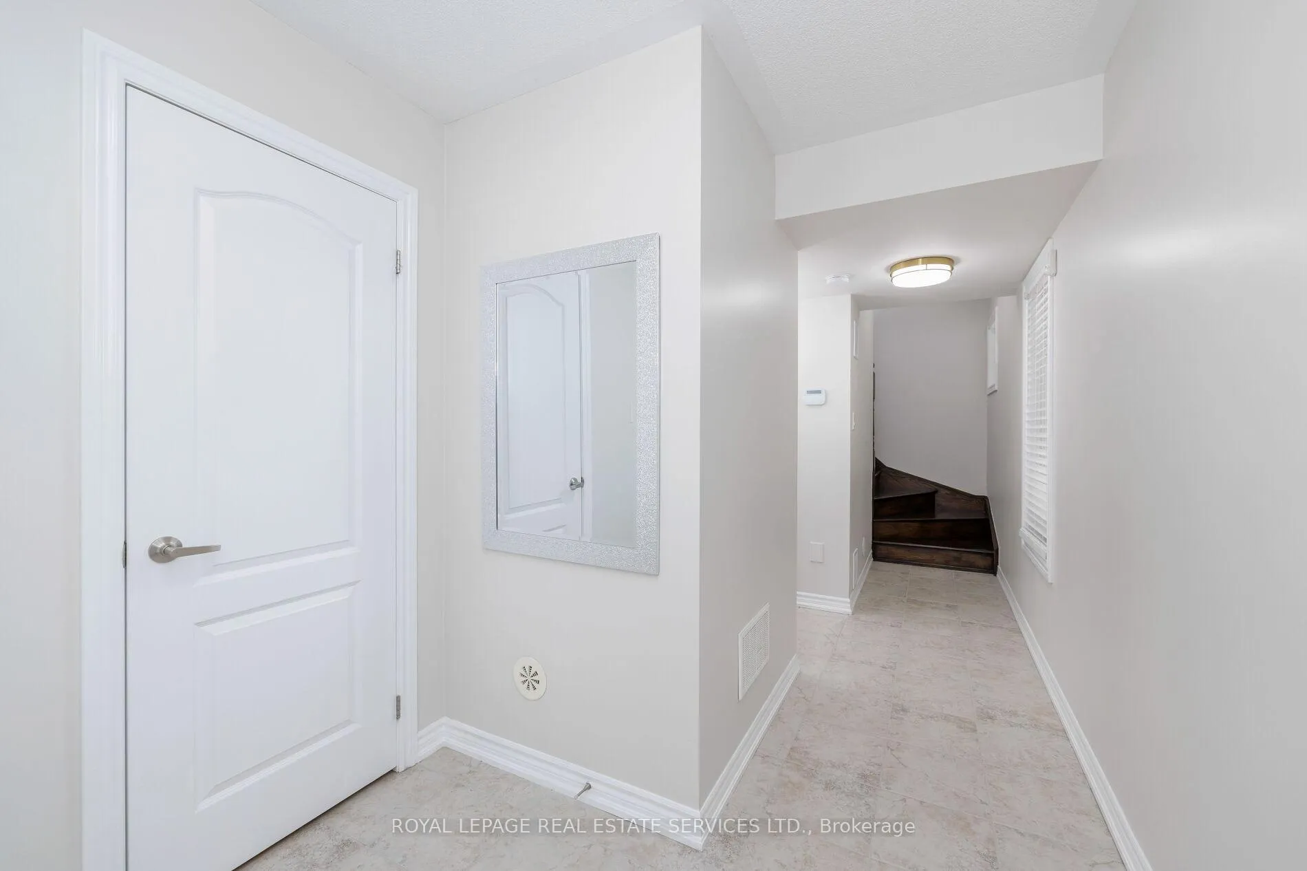 Photo 5 of 2425 Greenwich Drive, Oakville, Westmount — HOMEH