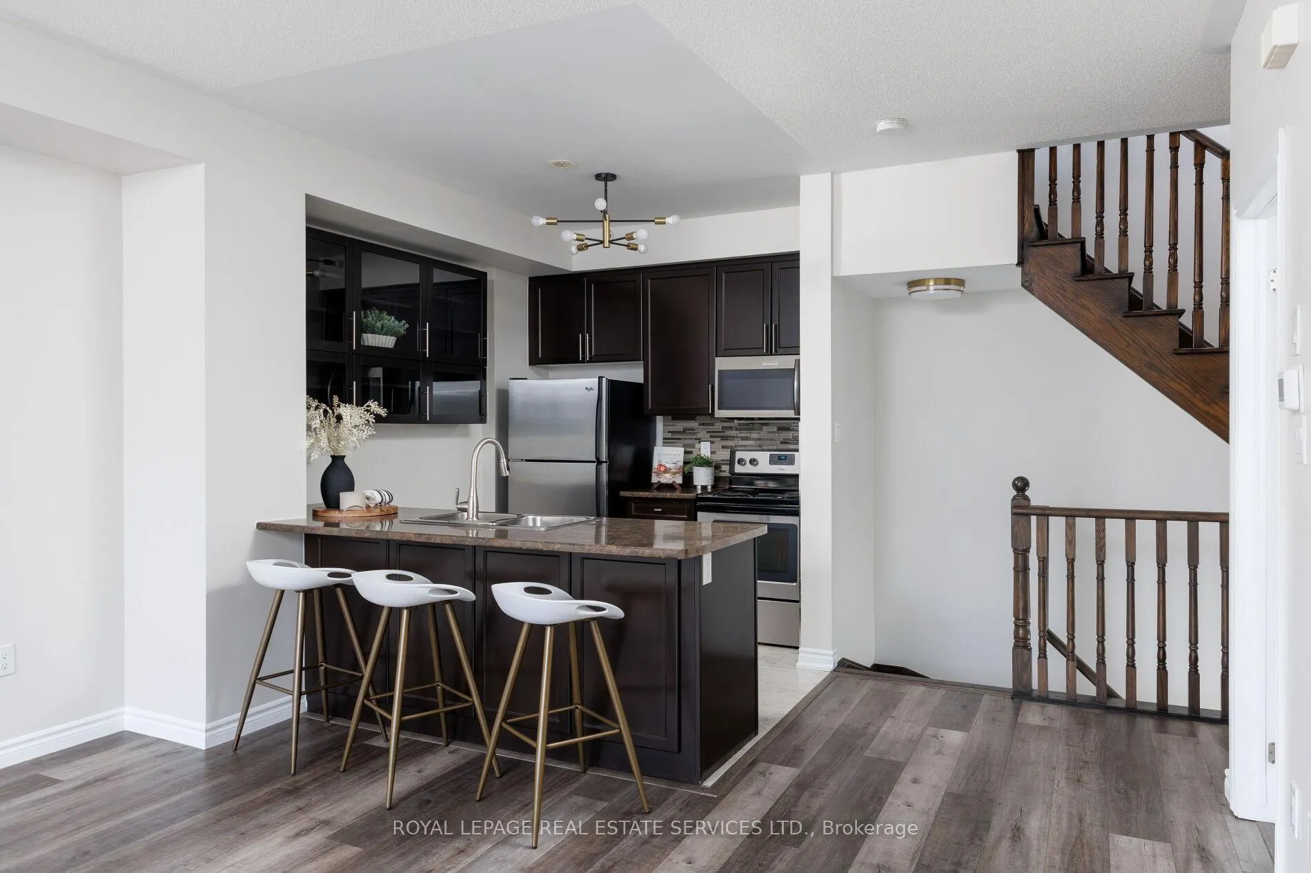 Photo 6 of 2425 Greenwich Drive, Oakville, Westmount — HOMEH