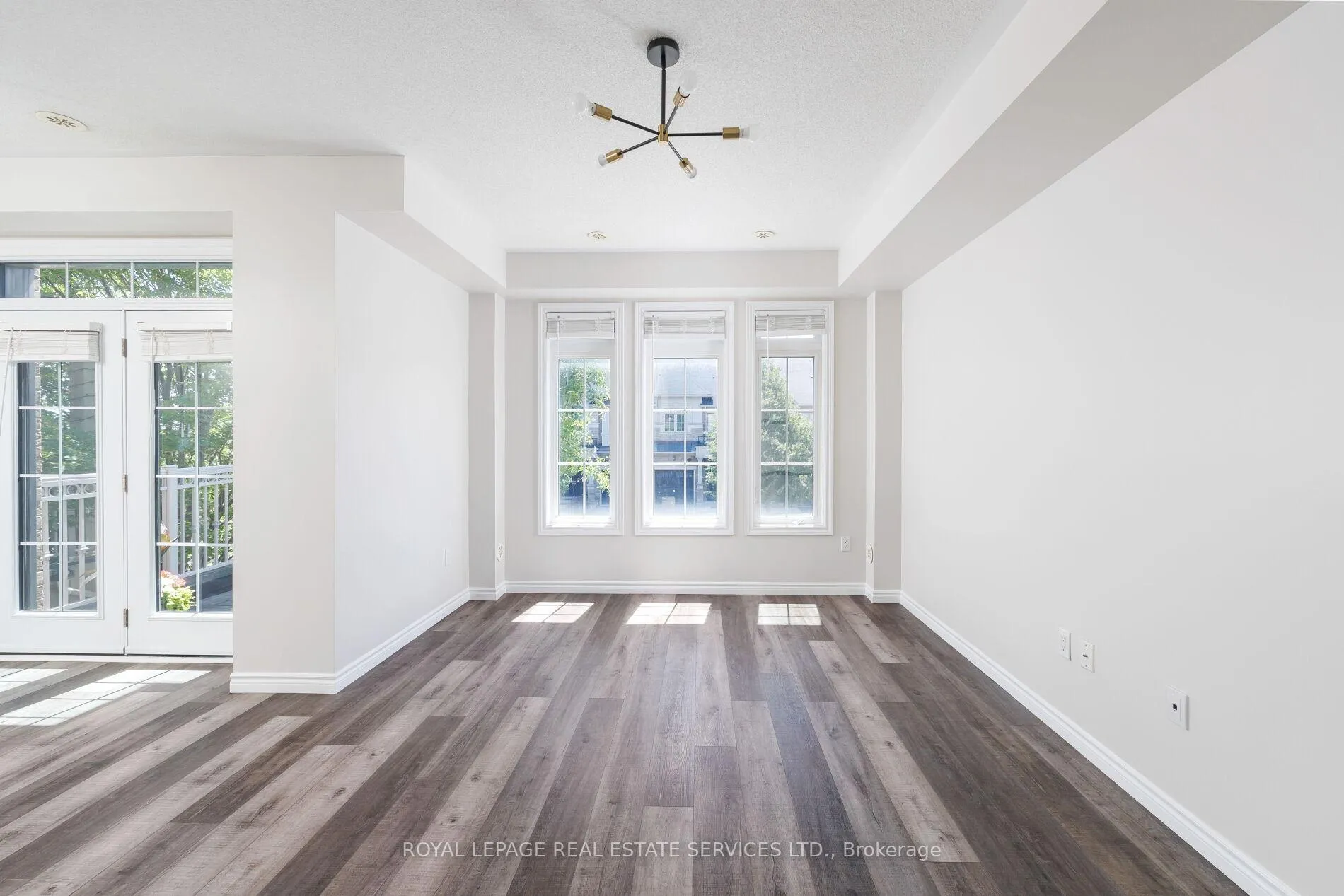 Photo 13 of 2425 Greenwich Drive, Oakville, Westmount — HOMEH