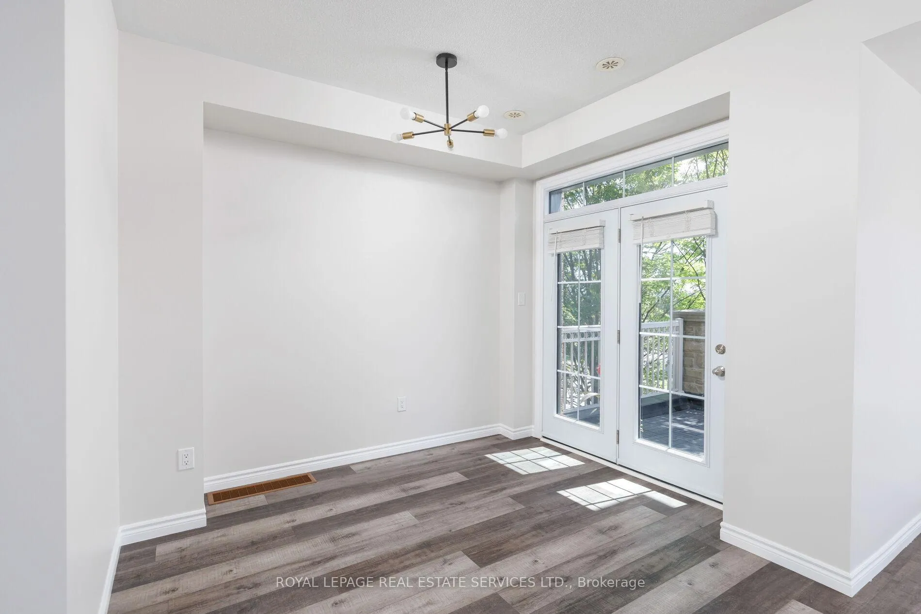 Photo 17 of 2425 Greenwich Drive, Oakville, Westmount — HOMEH