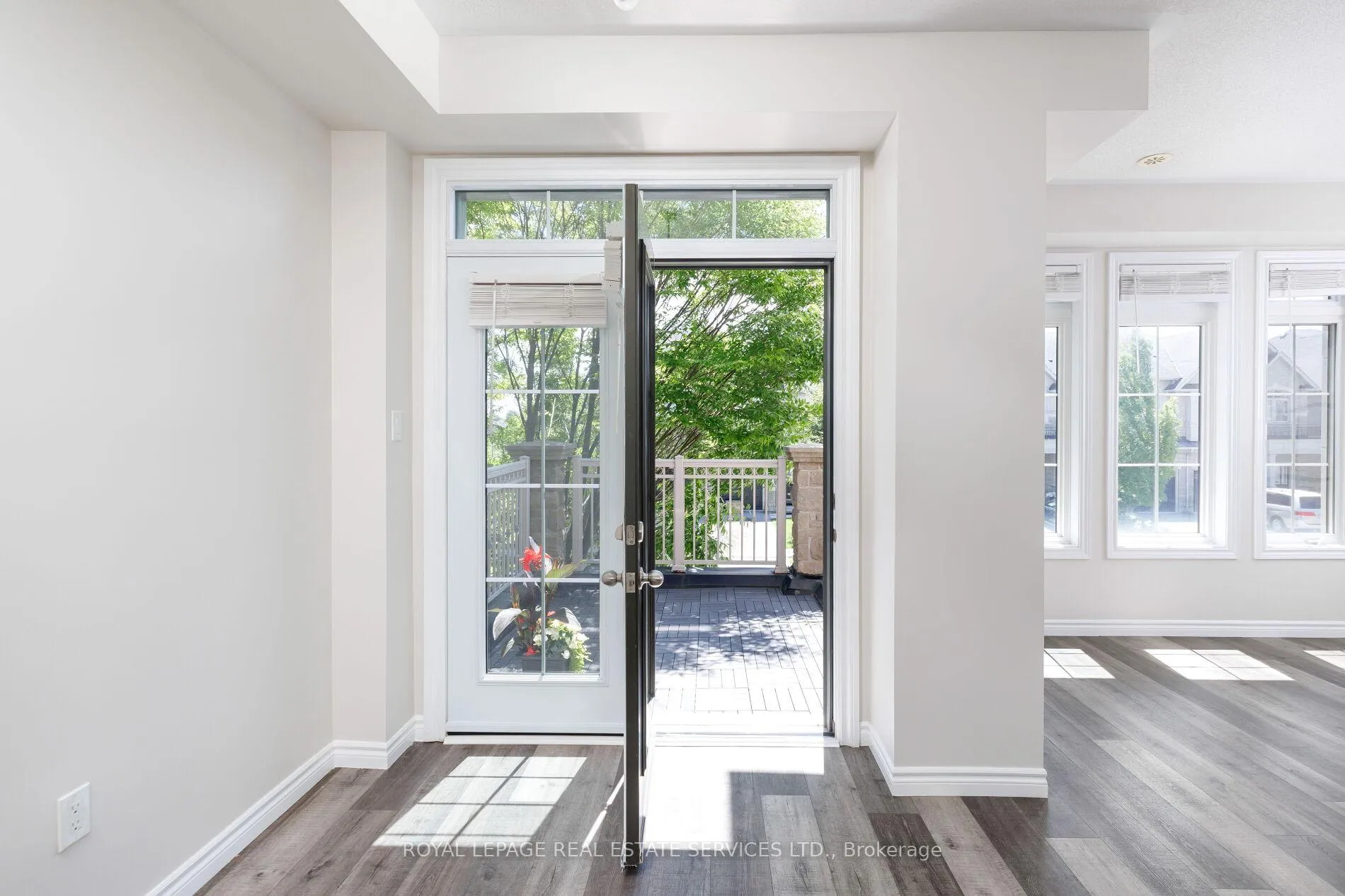 Photo 18 of 2425 Greenwich Drive, Oakville, Westmount — HOMEH