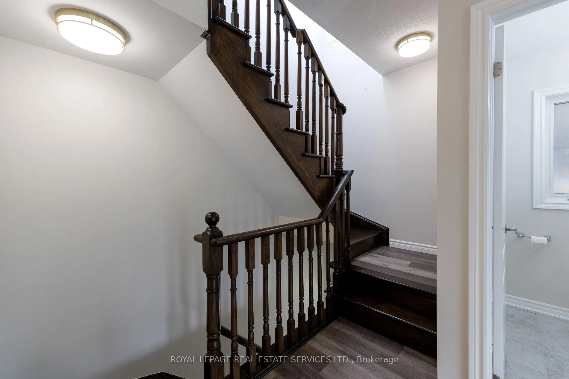 Photo 23 of 2425 Greenwich Drive, Oakville, Westmount — HOMEH