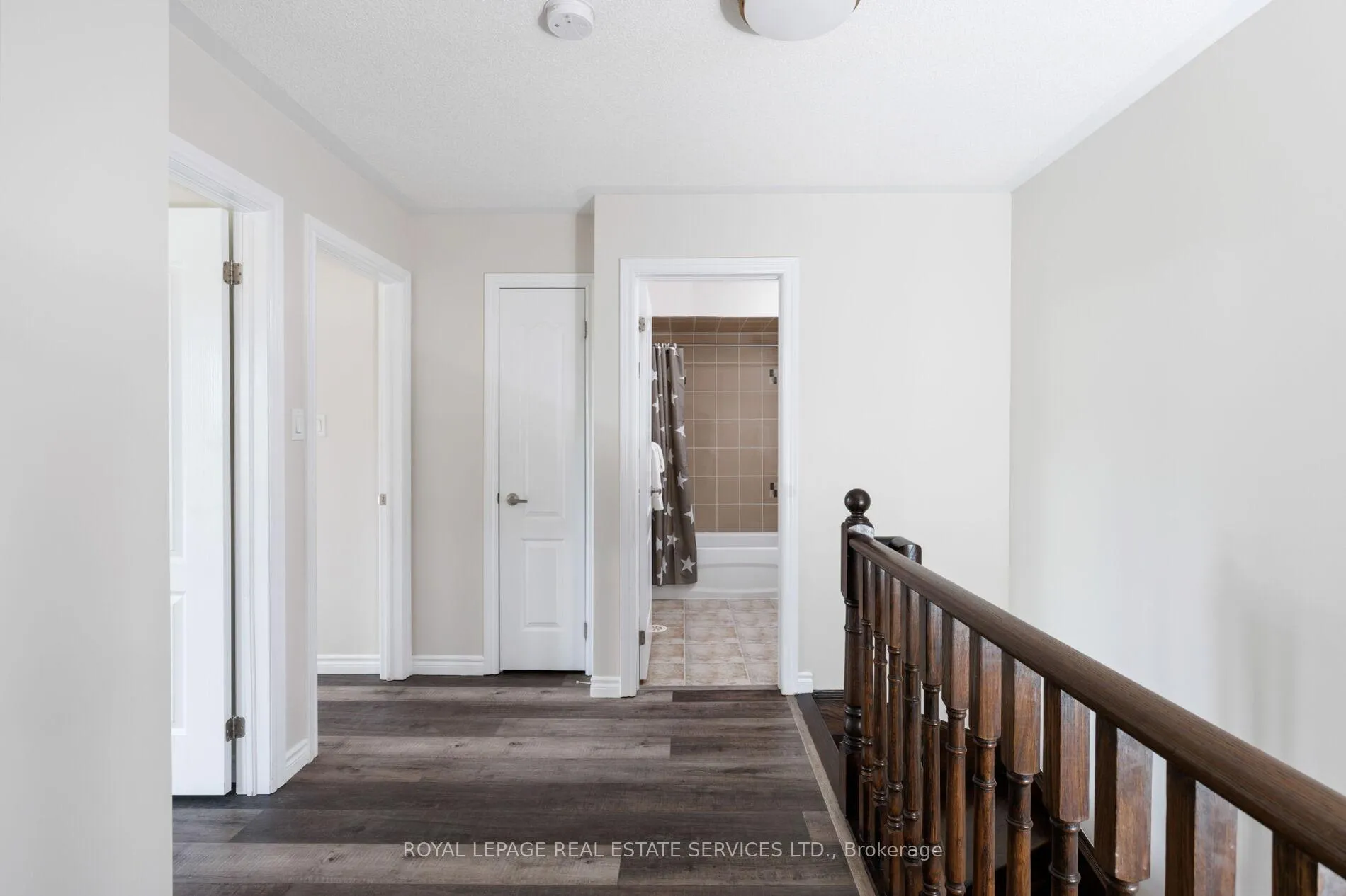 Photo 25 of 2425 Greenwich Drive, Oakville, Westmount — HOMEH