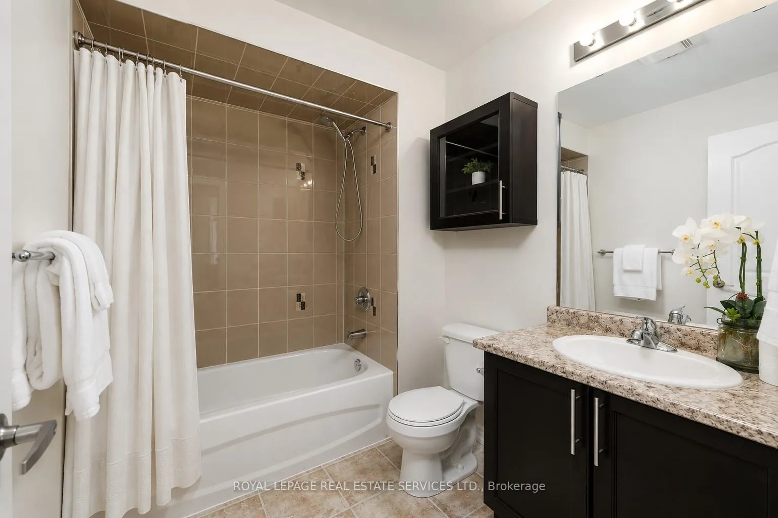 Photo 29 of 2425 Greenwich Drive, Oakville, Westmount — HOMEH