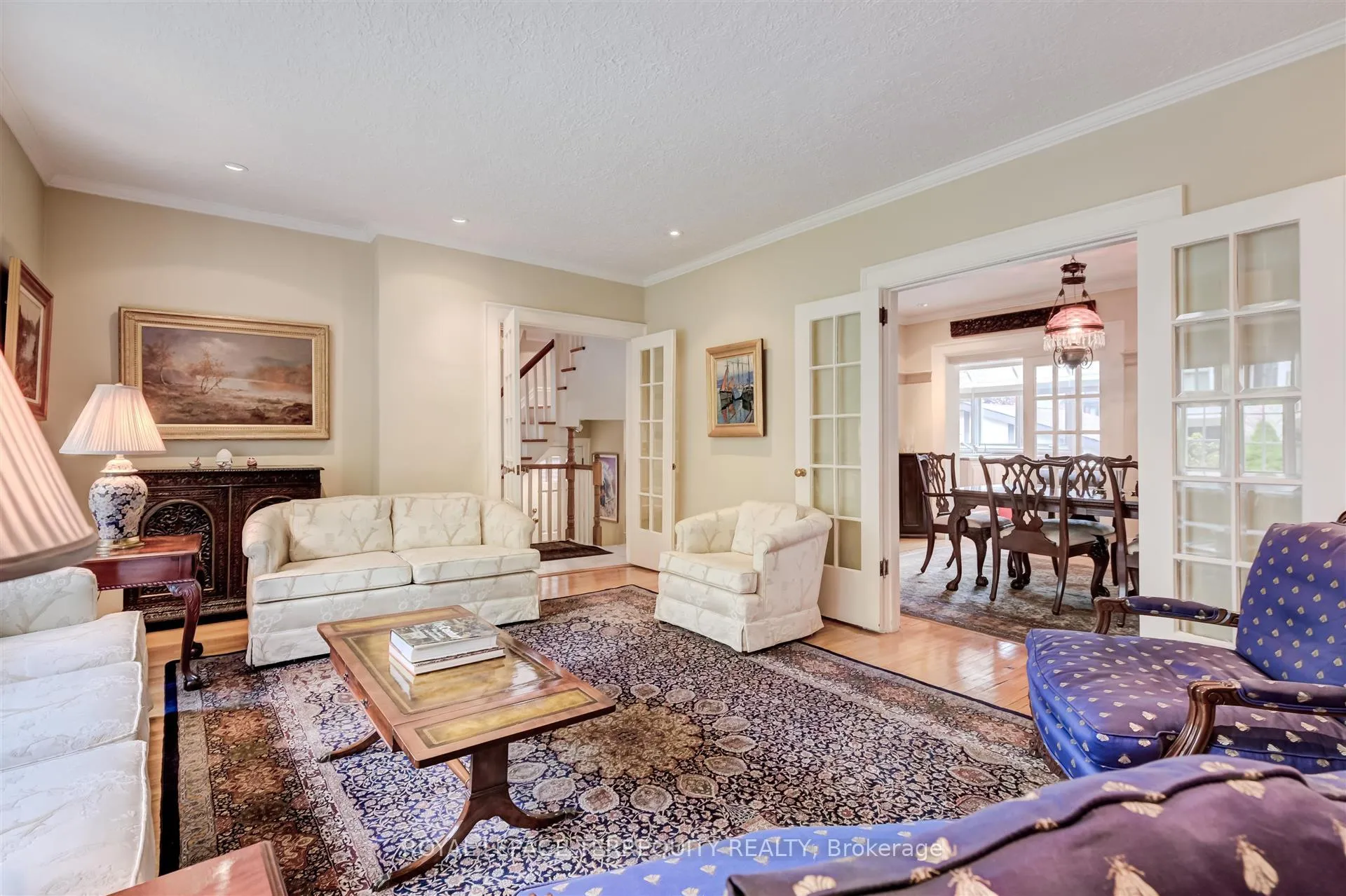 Photo 5 of 25 Poplar Plains Crescent, Toronto, Casa Loma — HOMEH