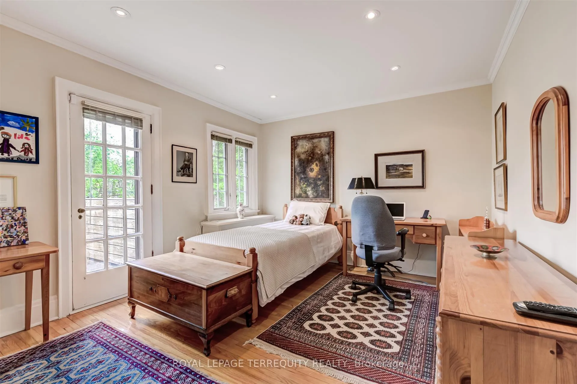 Photo 21 of 25 Poplar Plains Crescent, Toronto, Casa Loma — HOMEH