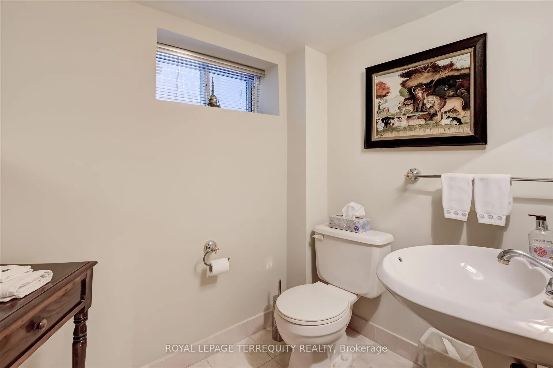 Photo 26 of 25 Poplar Plains Crescent, Toronto, Casa Loma — HOMEH