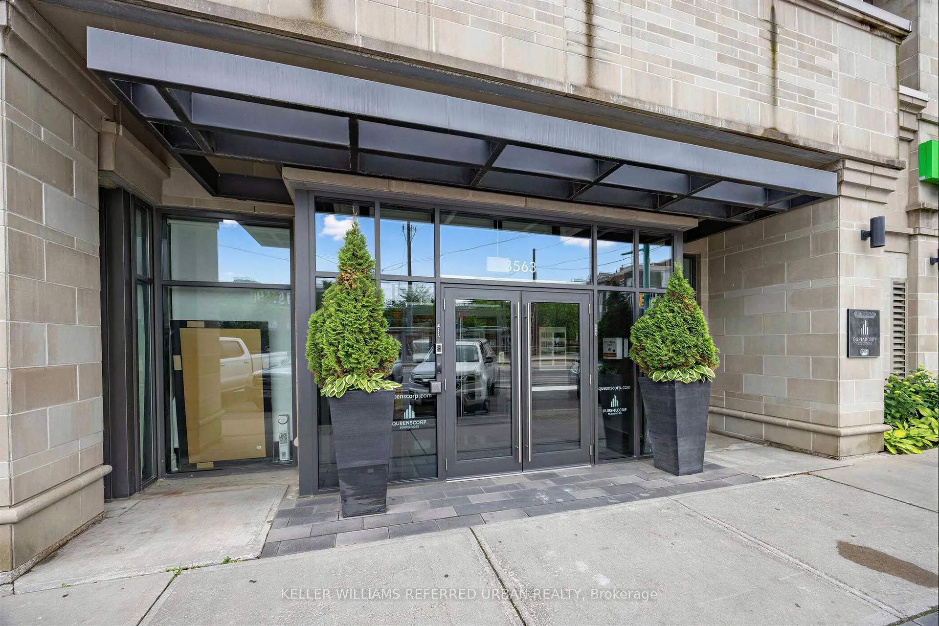 Photo 2 of Unit 708, 3563 Lake Shore Boulevard W, Etobicoke, Long Branch — HOMEH