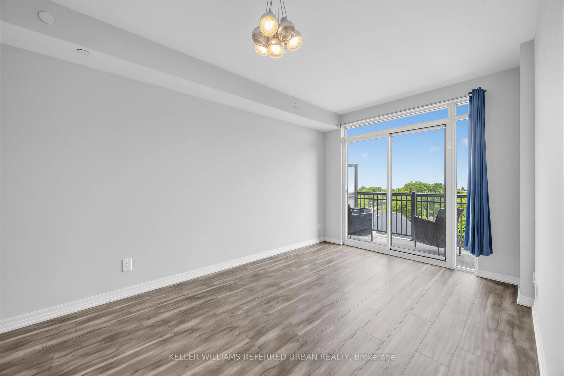 Photo 5 of Unit 708, 3563 Lake Shore Boulevard W, Etobicoke, Long Branch — HOMEH