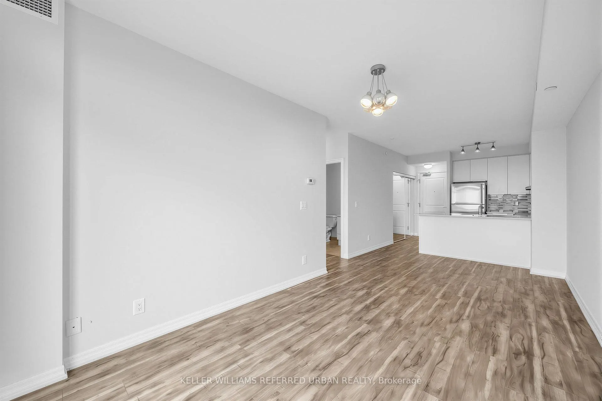 Photo 7 of Unit 708, 3563 Lake Shore Boulevard W, Etobicoke, Long Branch — HOMEH