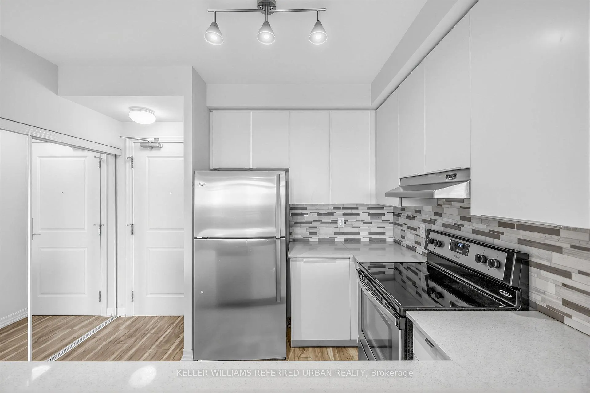 Photo 11 of Unit 708, 3563 Lake Shore Boulevard W, Etobicoke, Long Branch — HOMEH