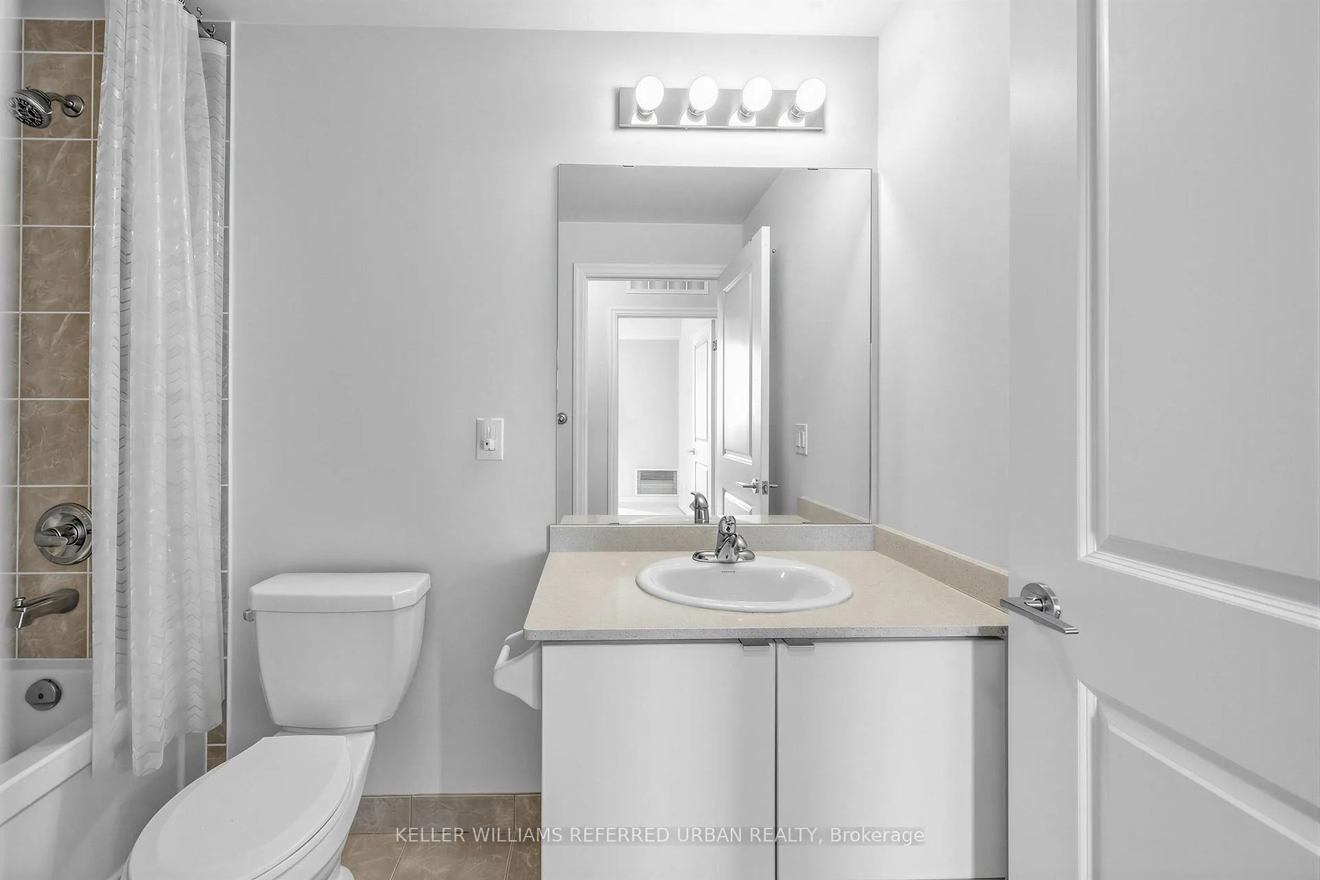 Photo 19 of Unit 708, 3563 Lake Shore Boulevard W, Etobicoke, Long Branch — HOMEH