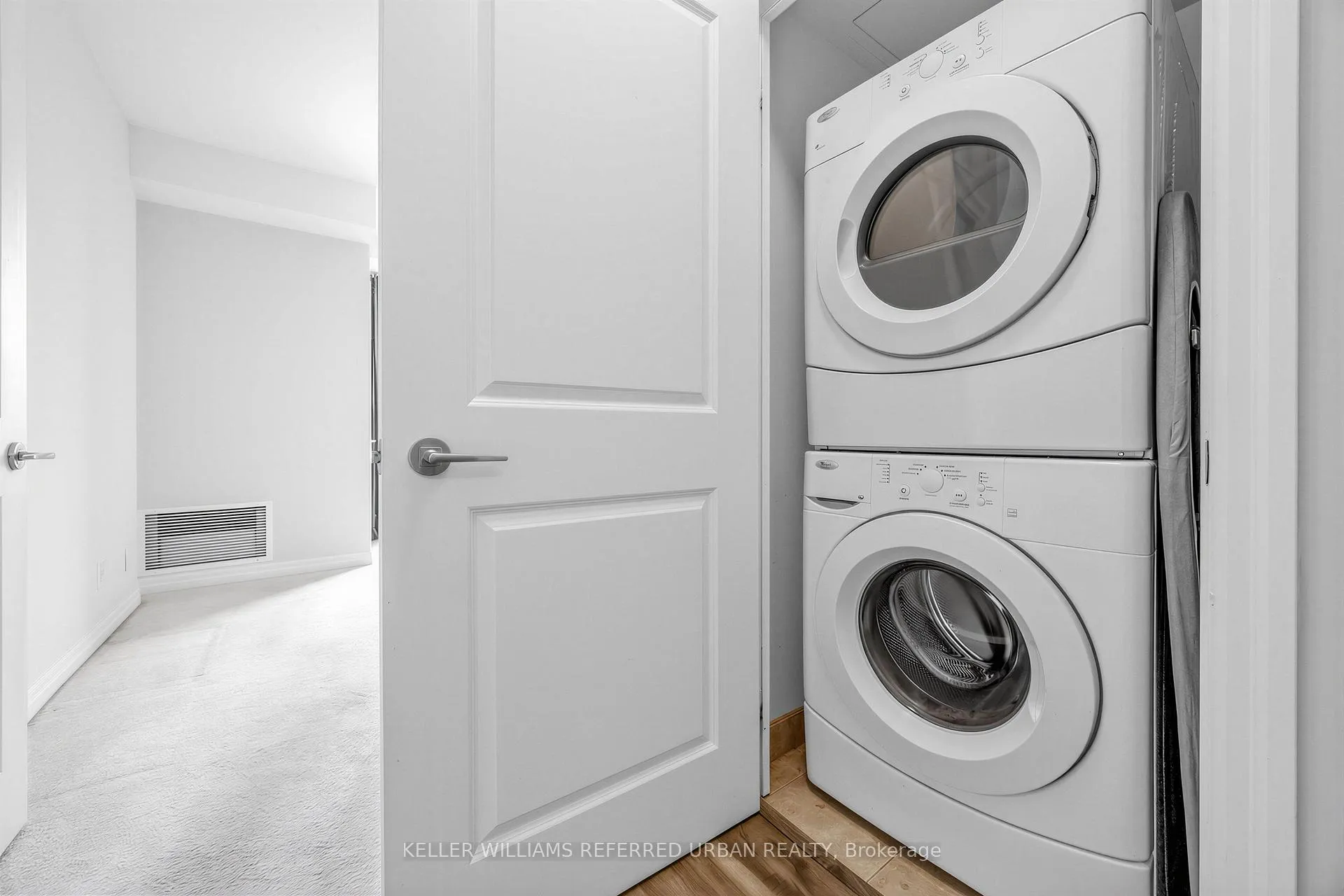 Photo 20 of Unit 708, 3563 Lake Shore Boulevard W, Etobicoke, Long Branch — HOMEH